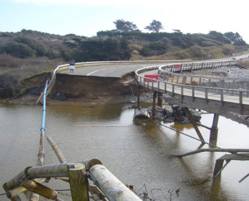 Voirie de la RD.129 détruite dans la baie de Cayola aux Château d'Olonne dans le cadre d'une étude hydraulique